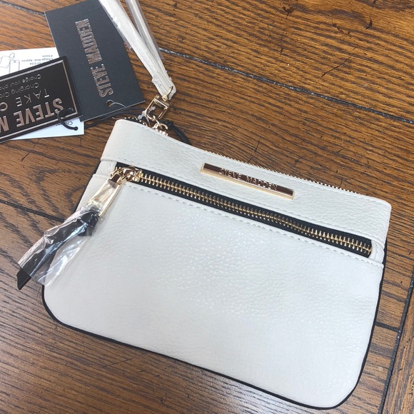 Steve Madden Handbags - Steve Madden wristlet